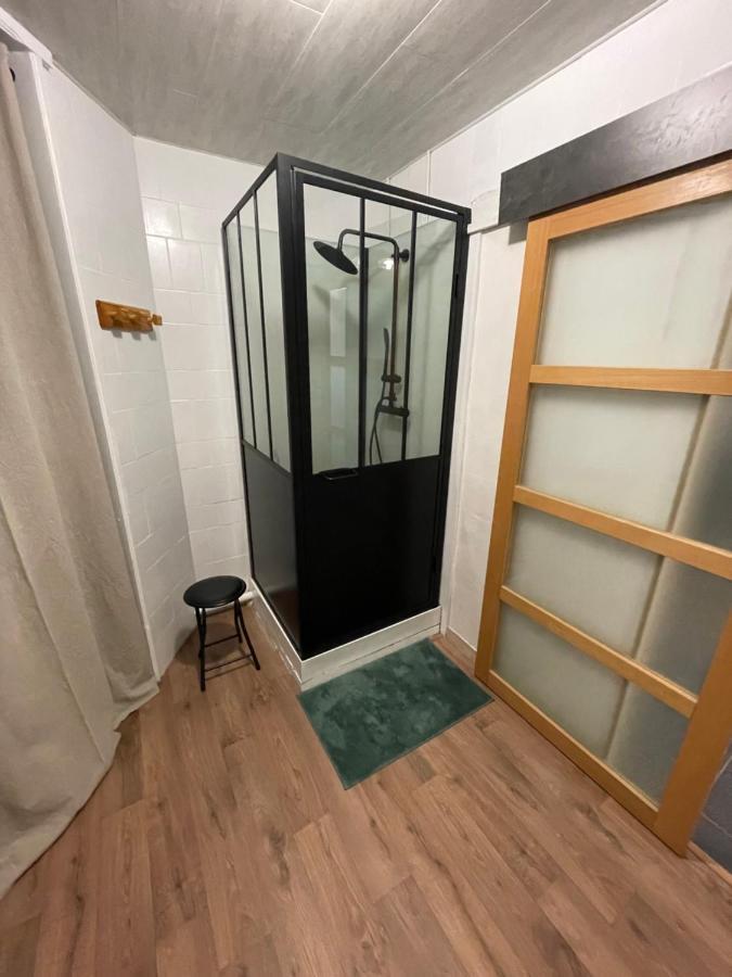 Appartement Proche Des Remparts Et Tous Commerces. 몽트뢰유쉬르메르 외부 사진