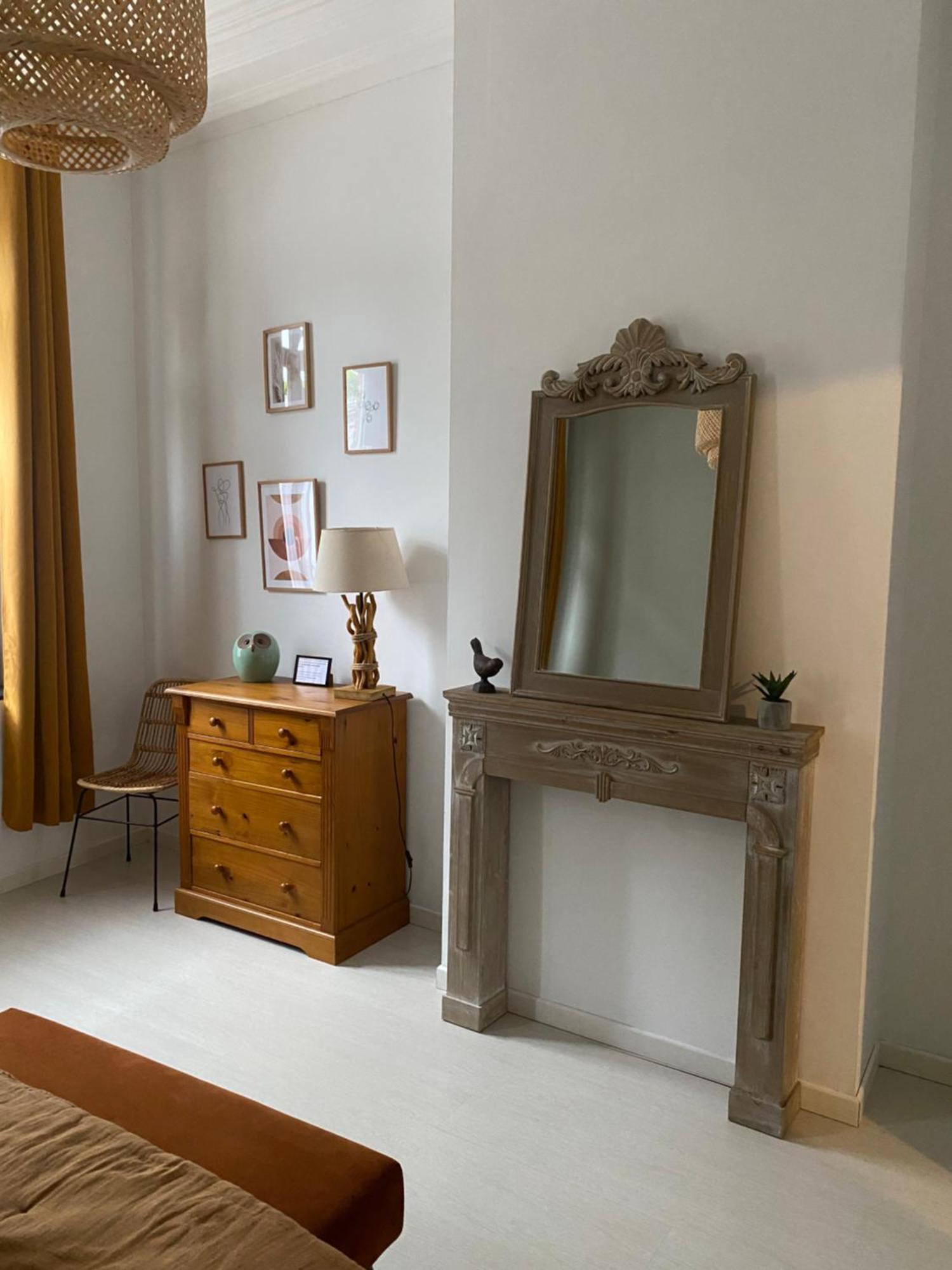 Appartement Proche Des Remparts Et Tous Commerces. 몽트뢰유쉬르메르 외부 사진