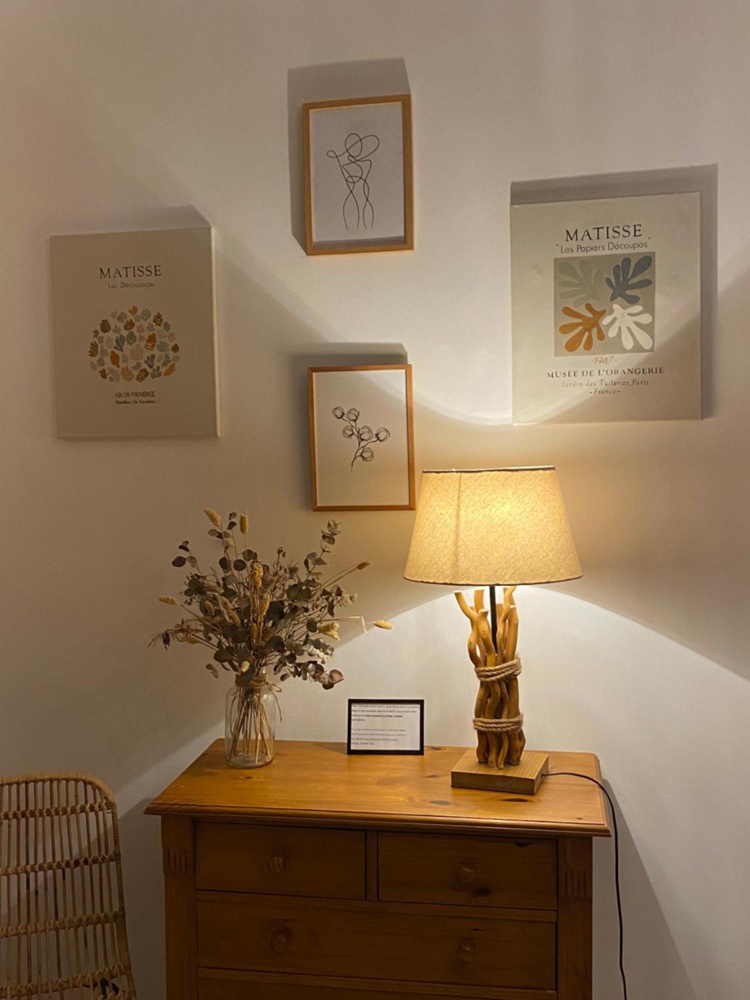 Appartement Proche Des Remparts Et Tous Commerces. 몽트뢰유쉬르메르 외부 사진